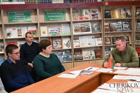 Председатель Чериковского райисполкома провел встречу с молодыми специалистами