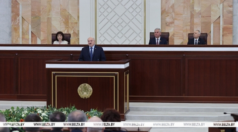 Лукашенко: наши граждане верят в Беларусь и связывают с ней свою судьбу и судьбу своих детей