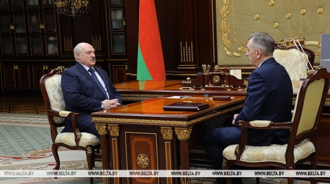 &quot;Героизм знаю. А вот где плохо?&quot; Лукашенко принял с докладом управляющего делами Президента Назарова
