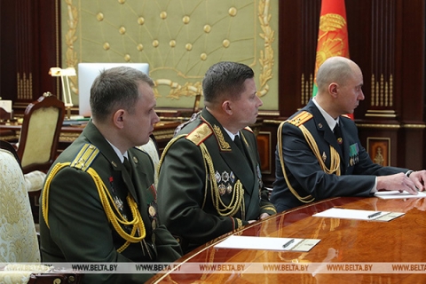 Защитить граждан и не допустить влияния извне — Лукашенко поставил задачи МВД и КГБ