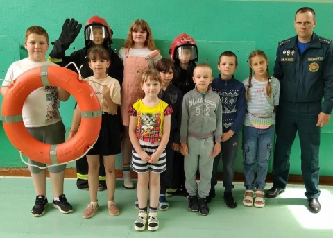 Безопасные каникулы: спасатели Черикова побывали в гостях у учащихся Речицкой базовой школы