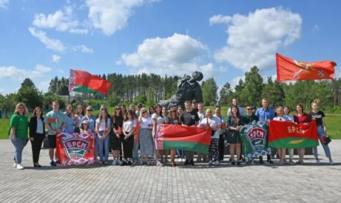 Чериковская молодёжь посетила мемориал павшим в боях на Проне Защитникам Отечества
