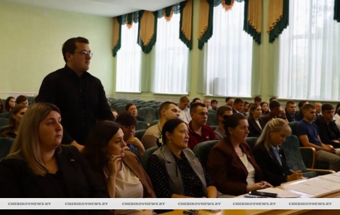 Новые лица Чериковщины: руководство района встретилось с молодыми специалистами
