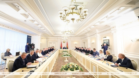 Лукашенко ужаснулся стихийным свалкам в Минском районе