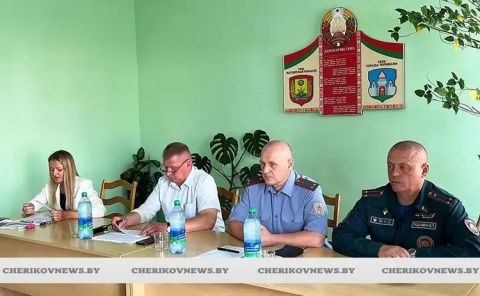 Председатель Чериковского райисполкома Алексей Жерносеков встретился с коллективом ОАО «Чериковрайагропромтехснаб» в рамках Единого дня информирования