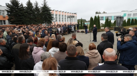 Лукашенко: белорусы должны гордиться своей историей, иначе станем Иванами, не помнящими родства