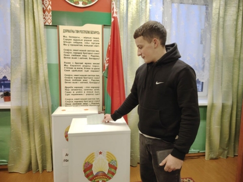 Молодой избиратель Кирилл Скачков: “Волнительно и ответственно выбирать Президента страны”
