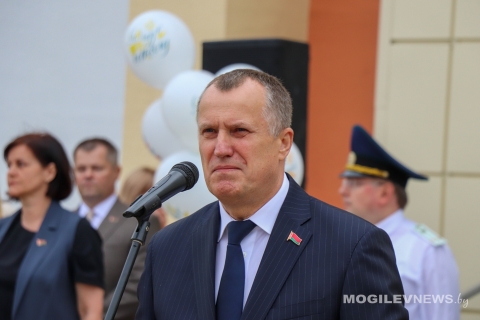 Анатолий Исаченко в День знаний: самое большое наше богатство – это наши дети