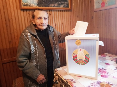 «Сделайте все, чтобы мы жили мирно» – за что голосуют ветераны Великой Отечественной войны