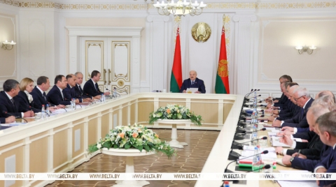 Лукашенко ориентирует не строить то, без чего сегодня и завтра можно обойтись