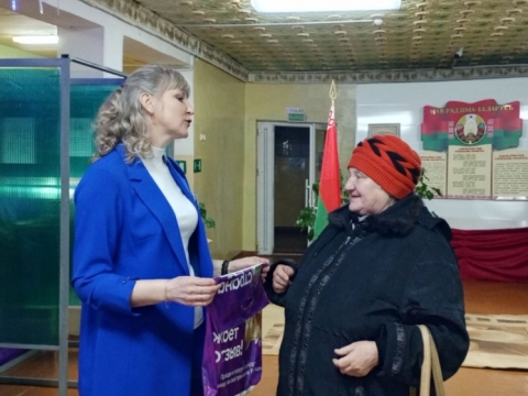 Атмосфера праздника царит на Комсомольском участке для голосования № 4