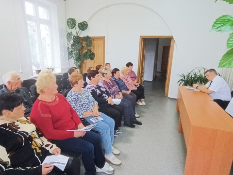 «Академия Заботы»: Финансовая грамотность и уверенность для пожилых граждан в РЦСОН