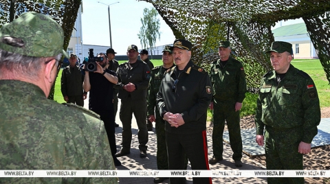 Военная тематика в центре внимания. Александр Лукашенко приехал к ракетчикам в Осиповичский район